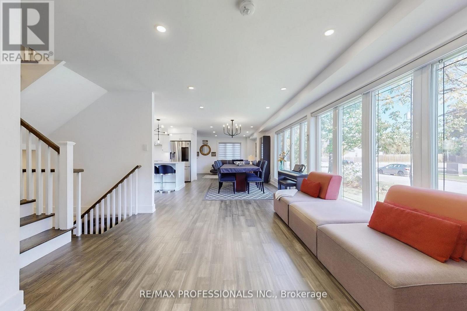 4 MARTIN GROVE ROAD - 5