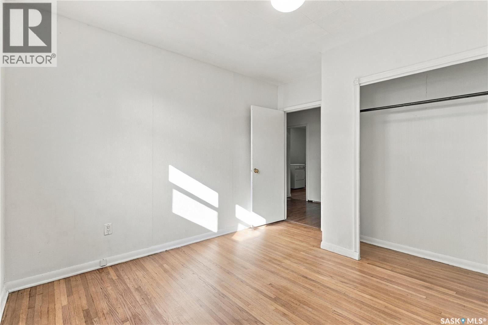 2250 MacKay STREET - 19