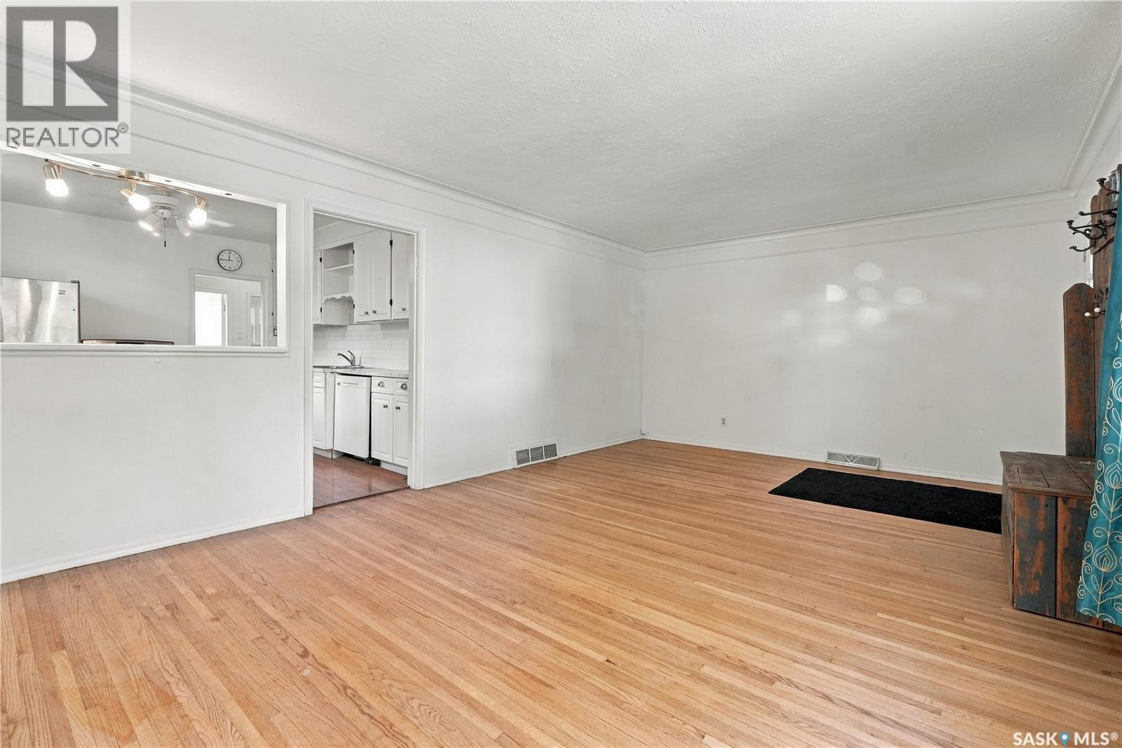 2250 MacKay STREET - 7