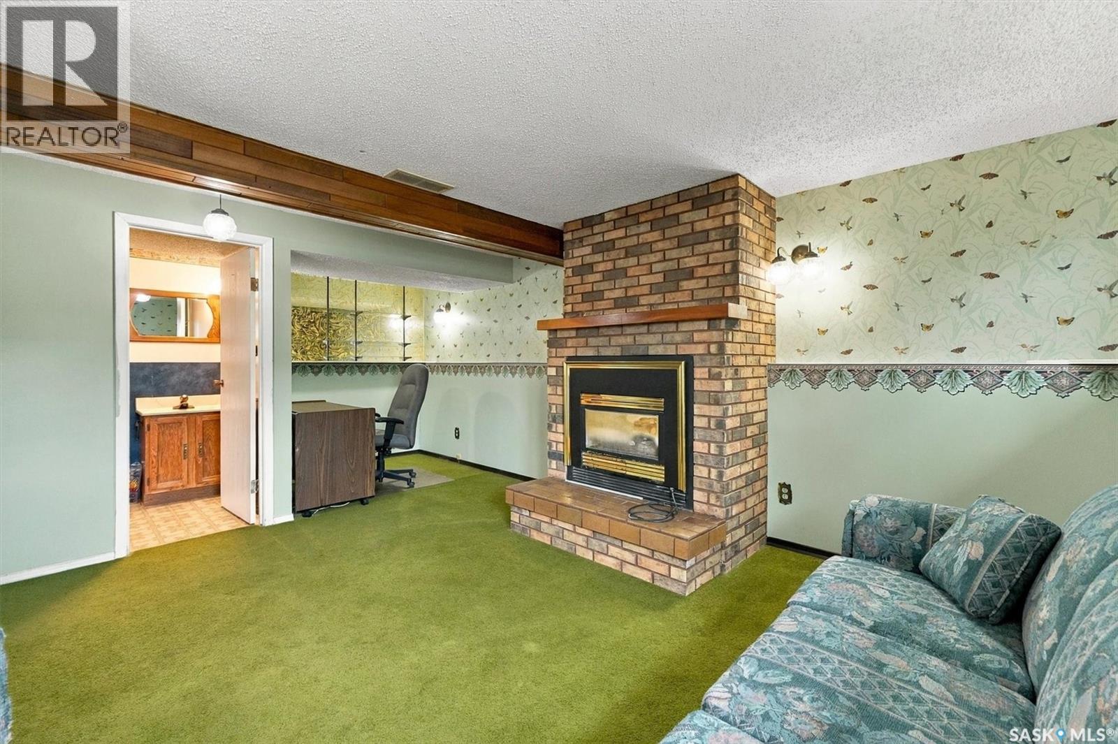 502 MICHENER WAY - 25
