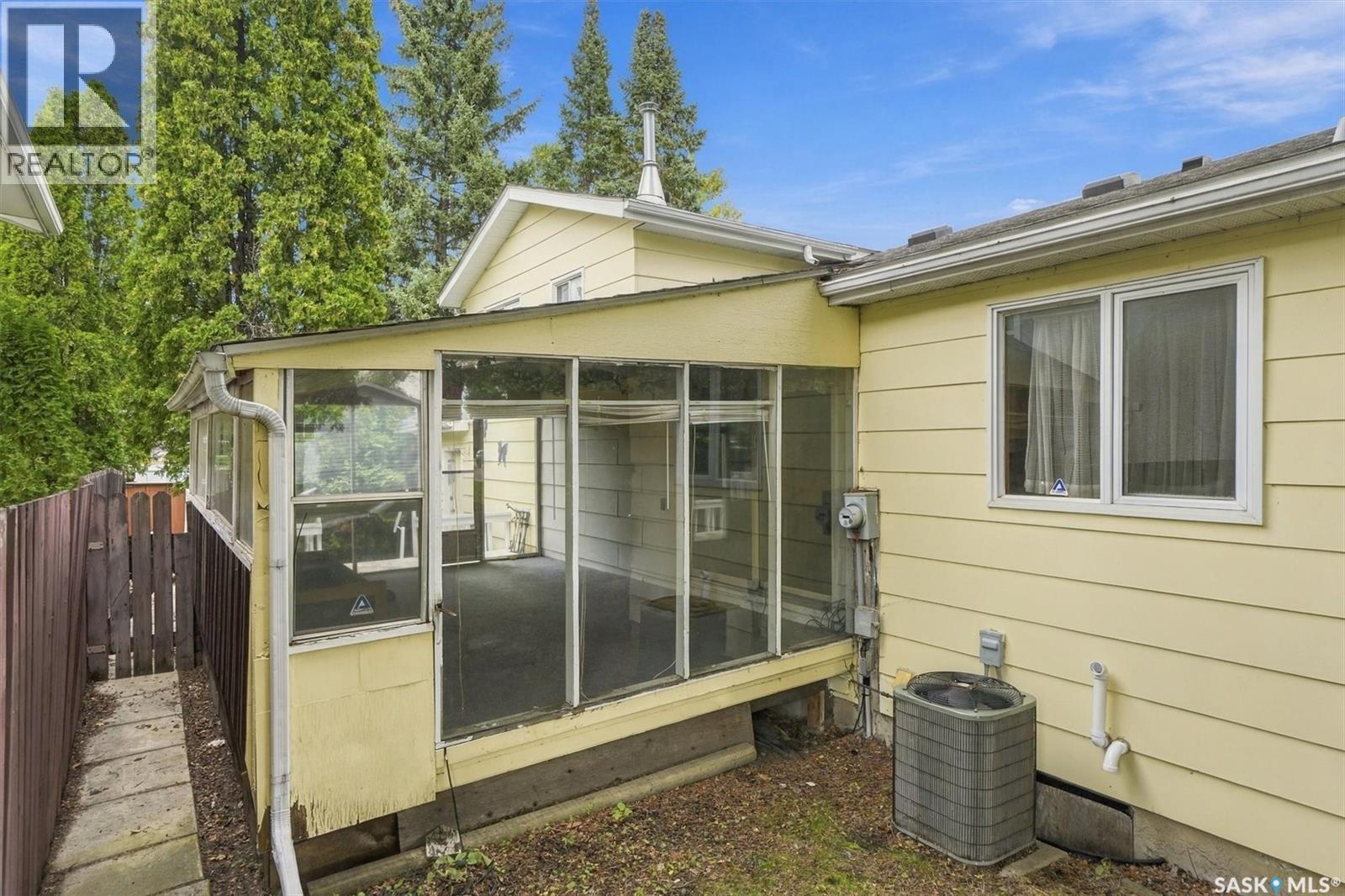 502 MICHENER WAY - 38