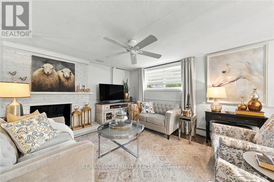 9793 DICKENSON ROAD W - 37