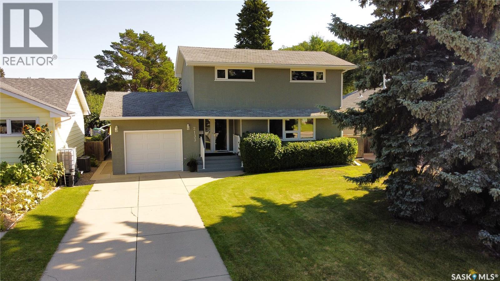 2133 McKinnon AVENUE - 1
