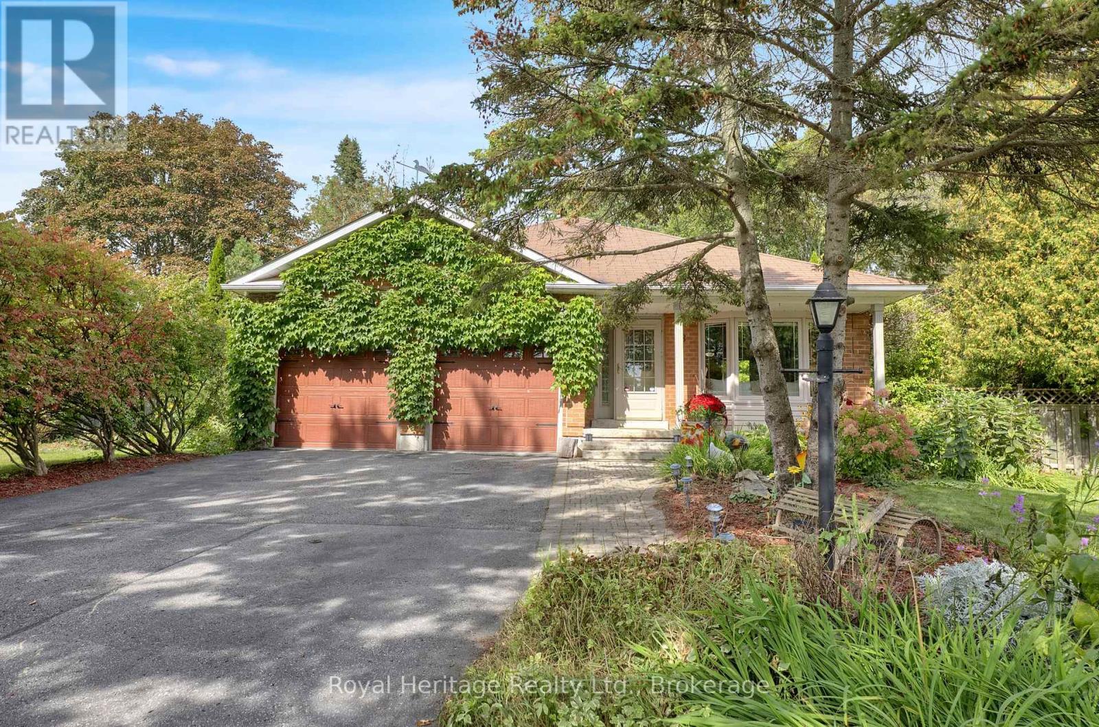 88 HART BOULEVARD - 1