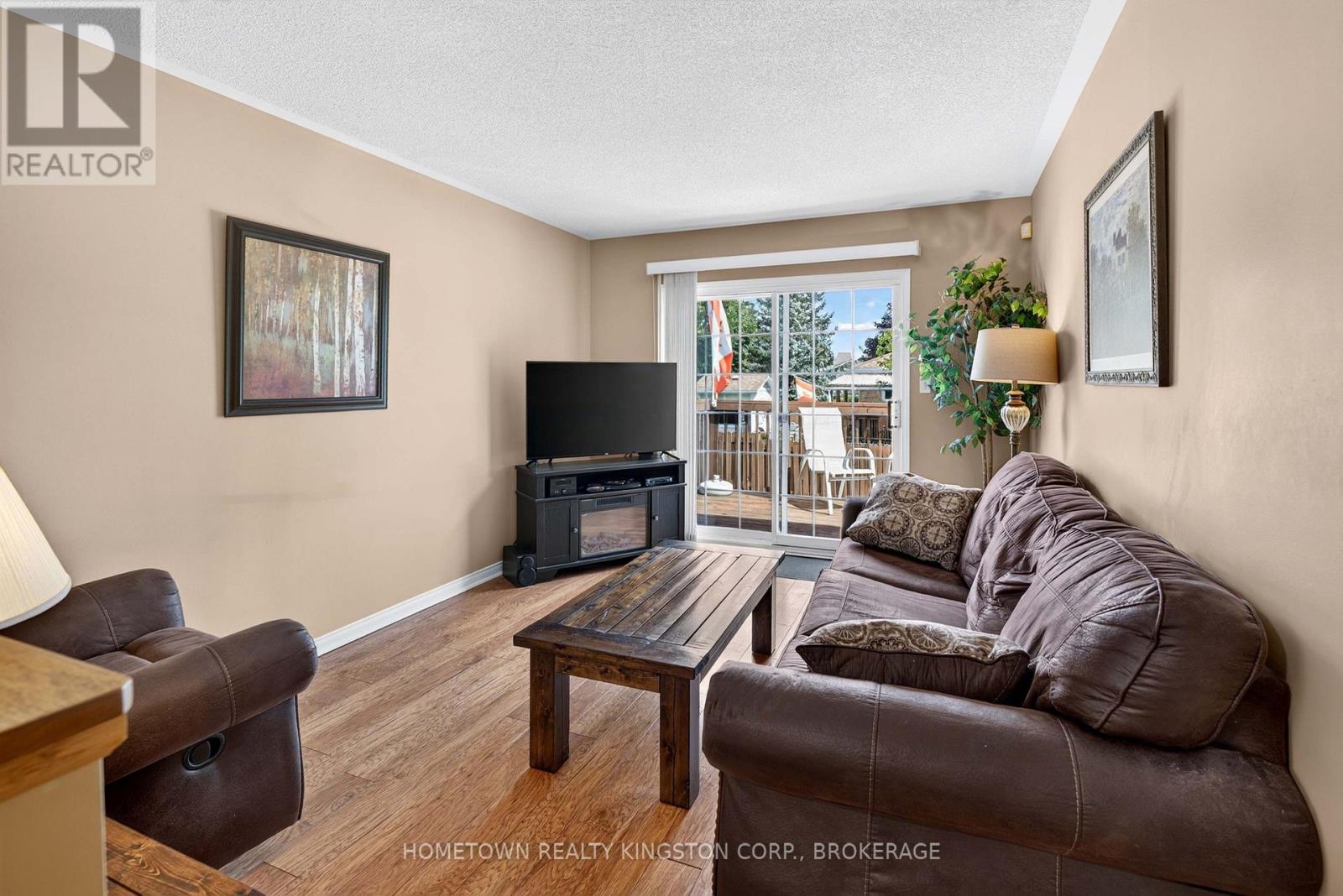540 SACKVILLE CRESCENT - 10