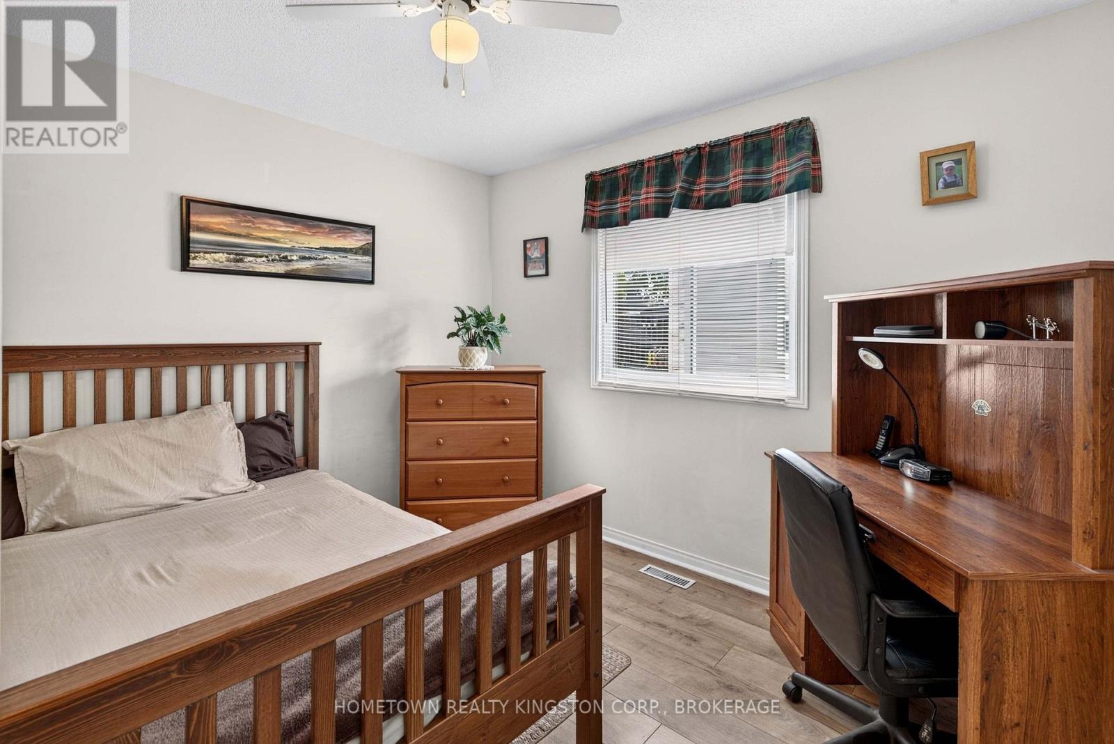 540 SACKVILLE CRESCENT - 12