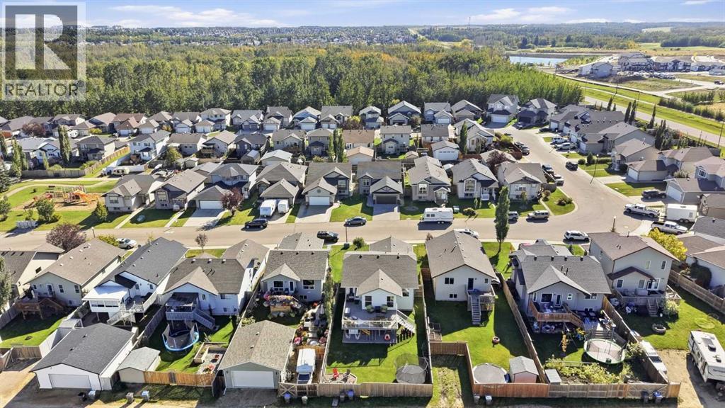 Quiet Neighborhood close to walking paths