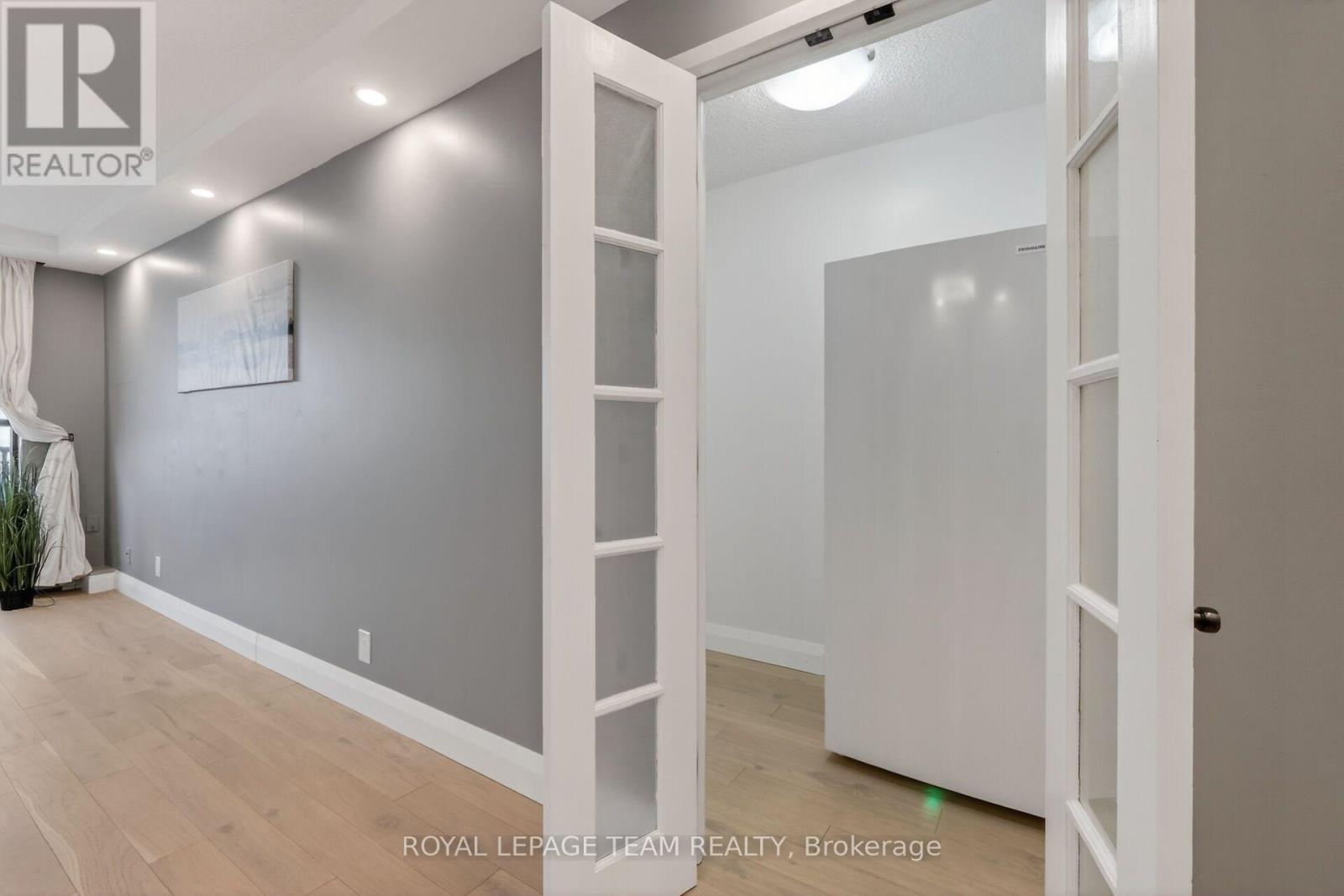 2 Bed, 1 Bath House for Sale in Ottawa – 2012 – 515 ST LAURENT BOULEVARD, Ottawa – MLS# X13801520 - Image 17