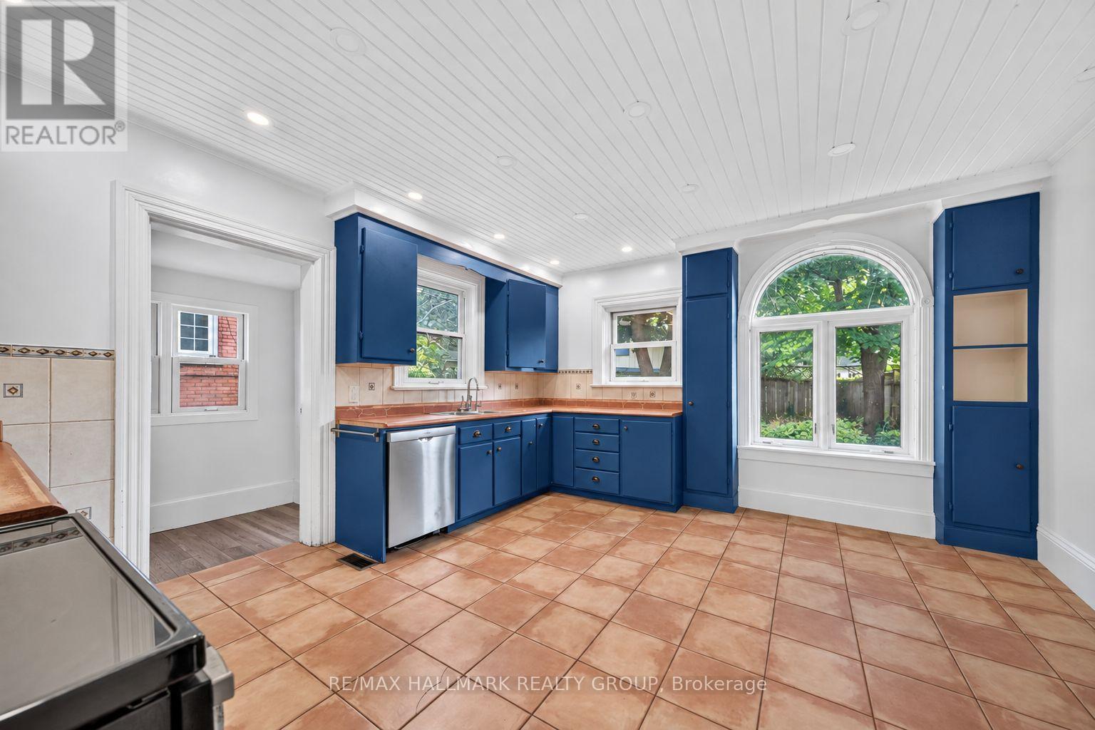 182 PRETORIA AVENUE photo 12