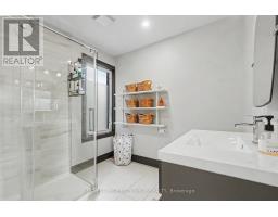 Bathroom - 273 Arlington Avenue, Ottawa, ON K1R5T1 Photo 12