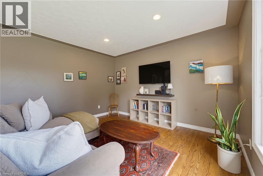 87 BALL Street, Paris, Ontario, N3L1X7, Paris, Ontario — photo 4 of 5