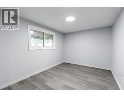 1104 Overlea Crescent, Sarnia, ON N7S4E7 Photo 12