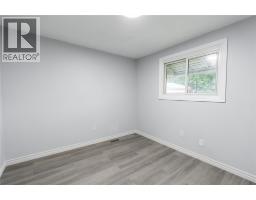 1104 Overlea Crescent, Sarnia, ON N7S4E7 Photo 13
