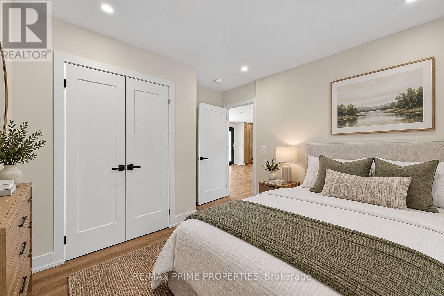 6 MAPLE AVENUE - 16