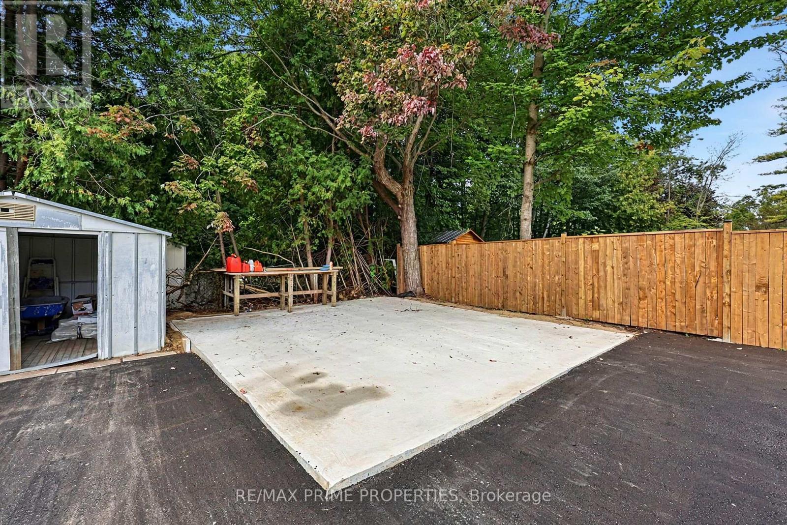 6 MAPLE AVENUE - 18