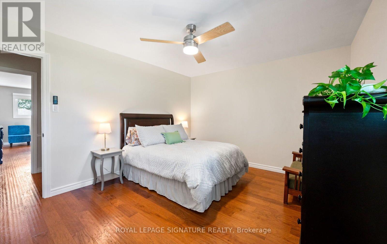 42 SHIELDMARK CRESCENT - 22