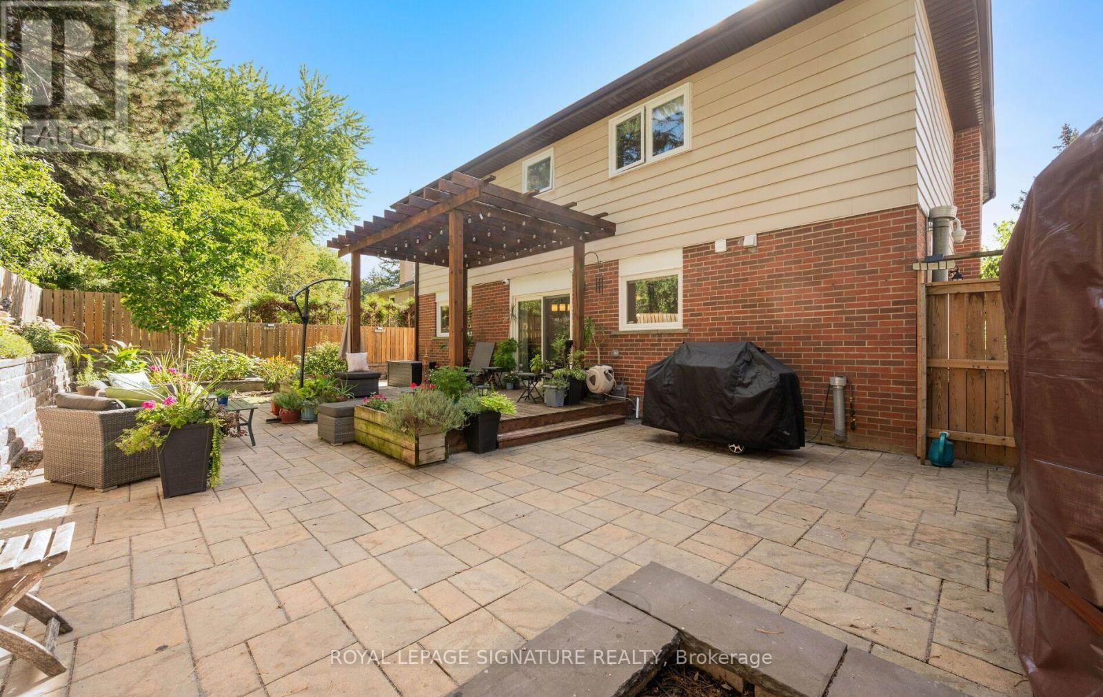 42 SHIELDMARK CRESCENT - 36