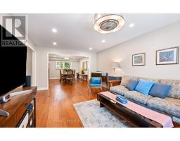 Family room - 42 Shieldmark Crescent, Markham, ON L3T3T5 Photo 6