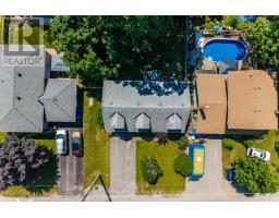 4 Dunlop Street, Penetanguishene, ON L9M1J2 Photo 12