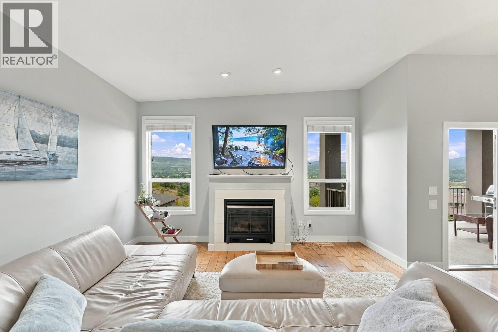 #6 2421 Glacier Court - 9