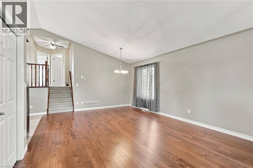 26 LESLIE Street, Jarvis — photo 9