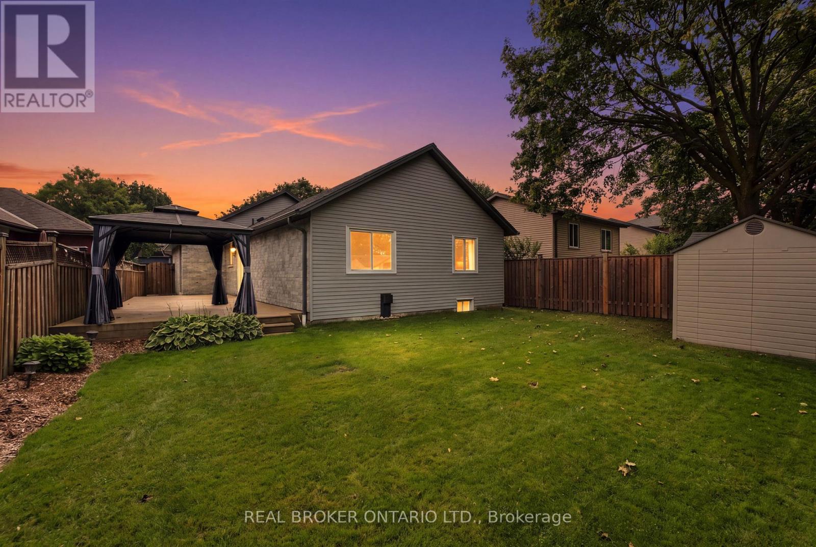 1249 THORPE ROAD - 34
