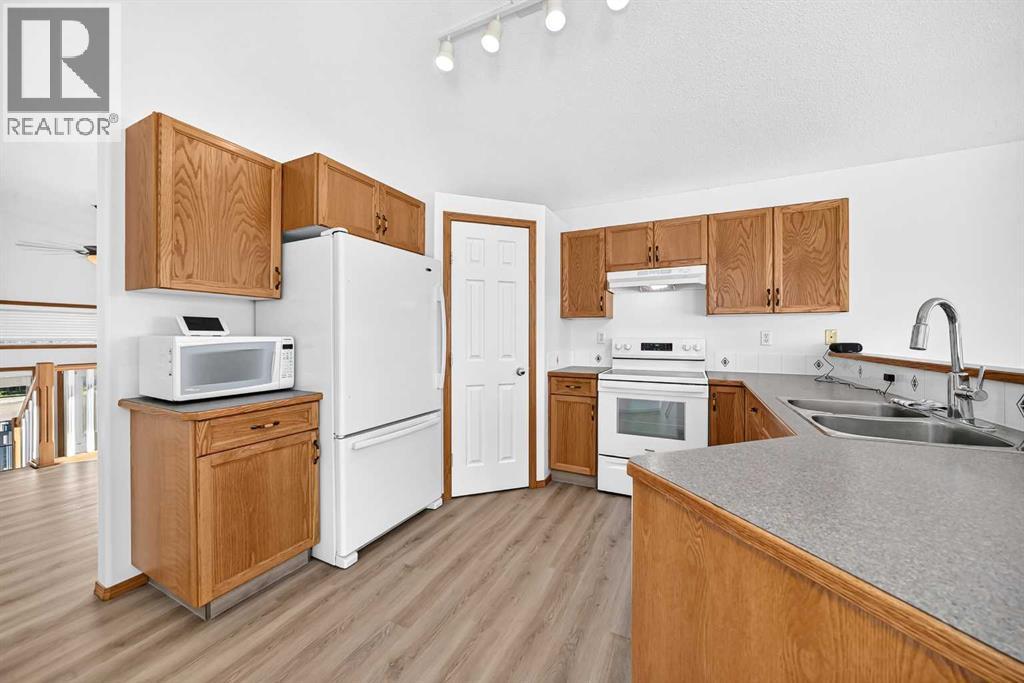 Listing photo – 36 Lister Crescent, Red Deer