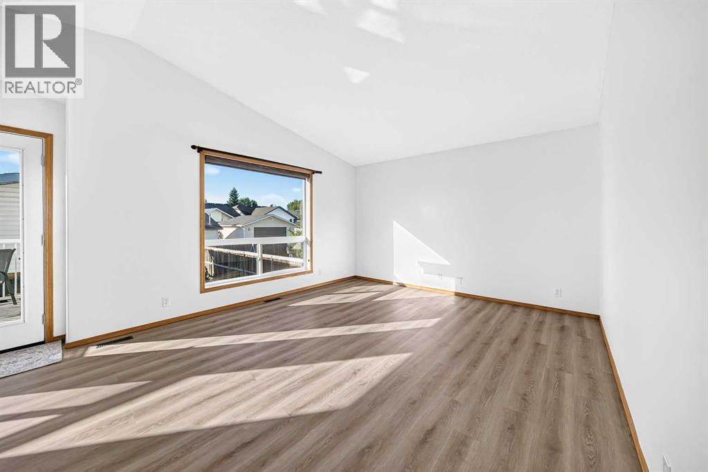 Listing photo – 36 Lister Crescent, Red Deer