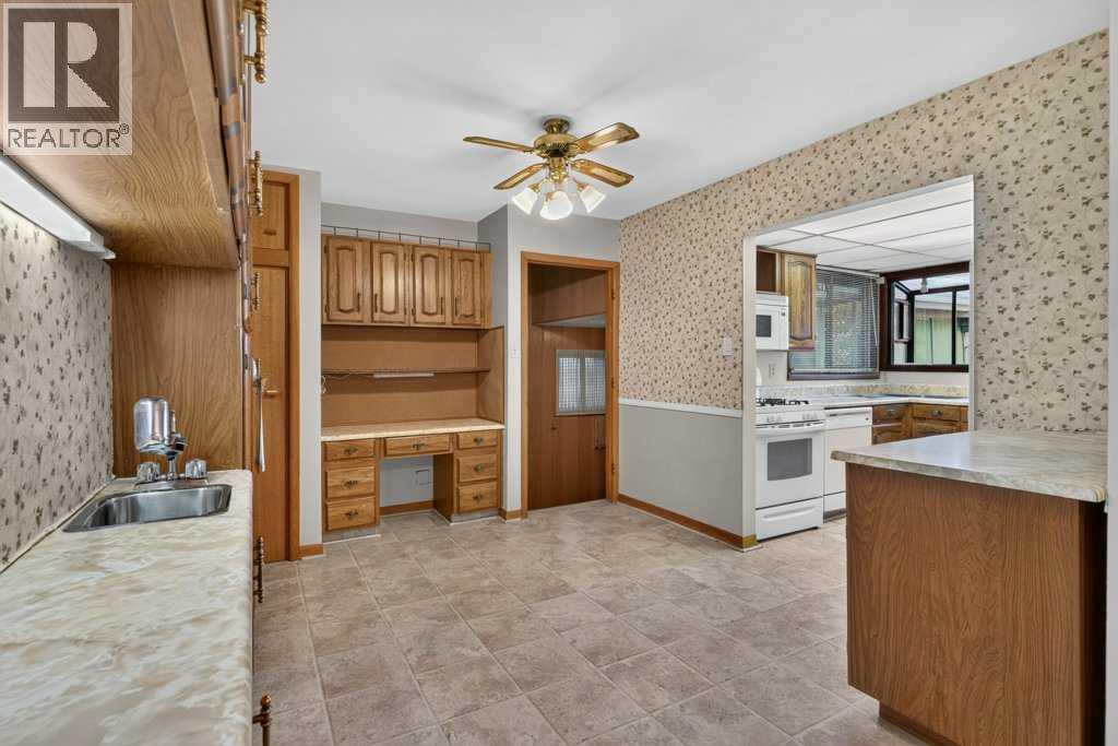 3819 Charleswood Drive NW - 9