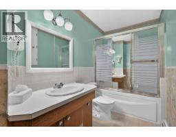 3819 Charleswood Drive Nw, Calgary, AB T3A0T5 Photo 19
