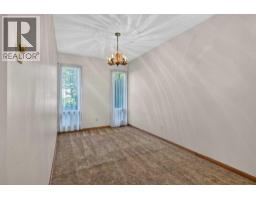 4pc Bathroom - 3819 Charleswood Drive Nw, Calgary, AB T3A0T5 Photo 14
