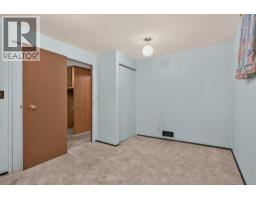 3819 Charleswood Drive Nw, Calgary, AB T3A0T5 Photo 31