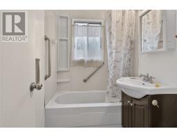 69 Byrd Avenue thumbnail 15