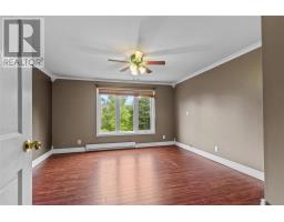 40 Monument Road thumbnail 32