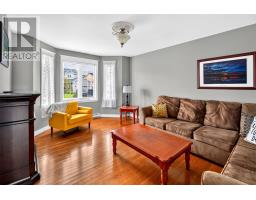 86 Hollyberry Drive thumbnail 9