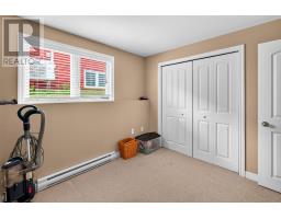 86 Hollyberry Drive thumbnail 36