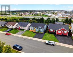 86 Hollyberry Drive thumbnail 4