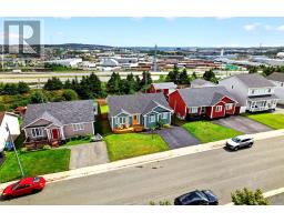 86 Hollyberry Drive thumbnail 3