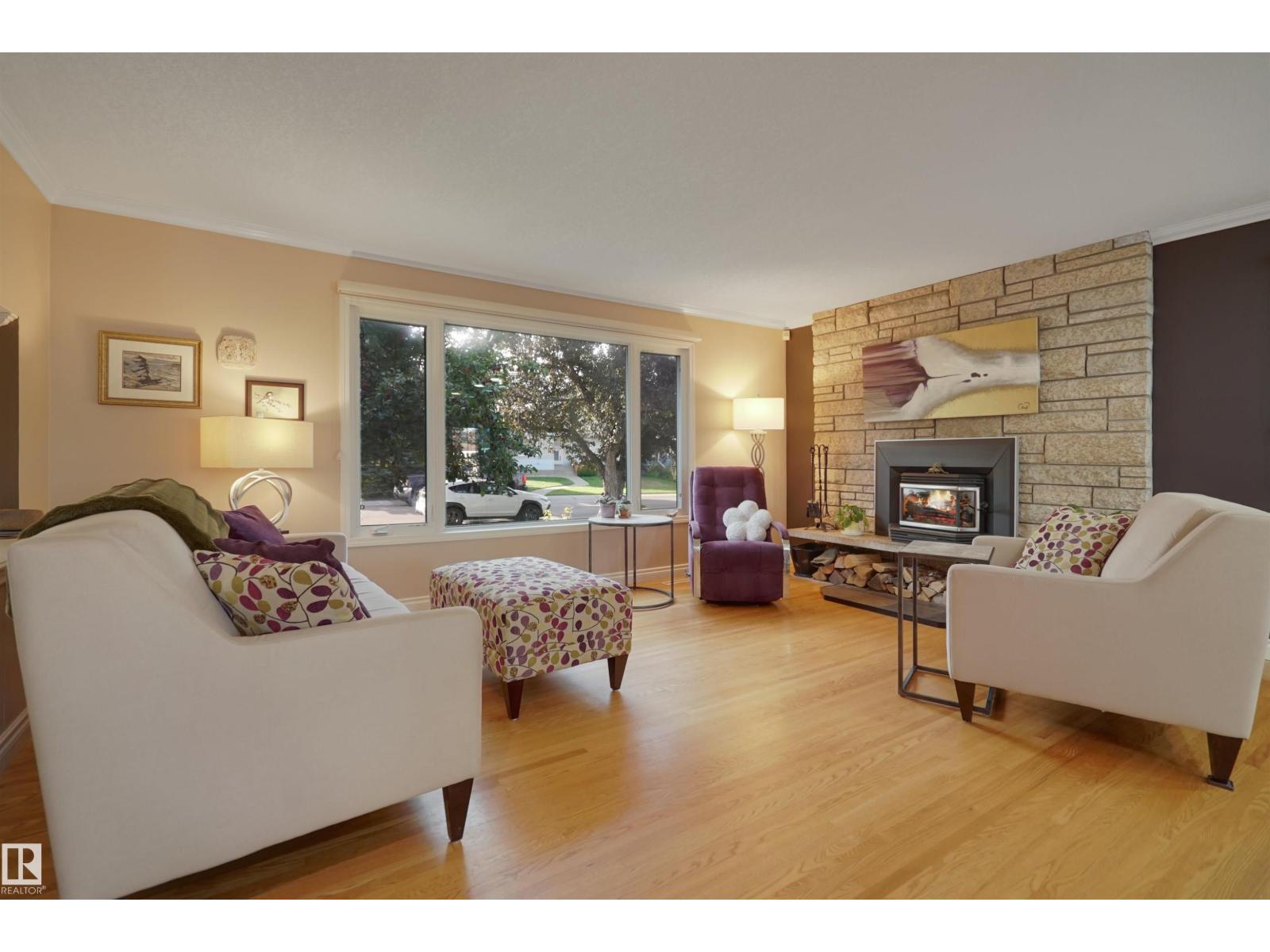 8818 161 ST NW - 10