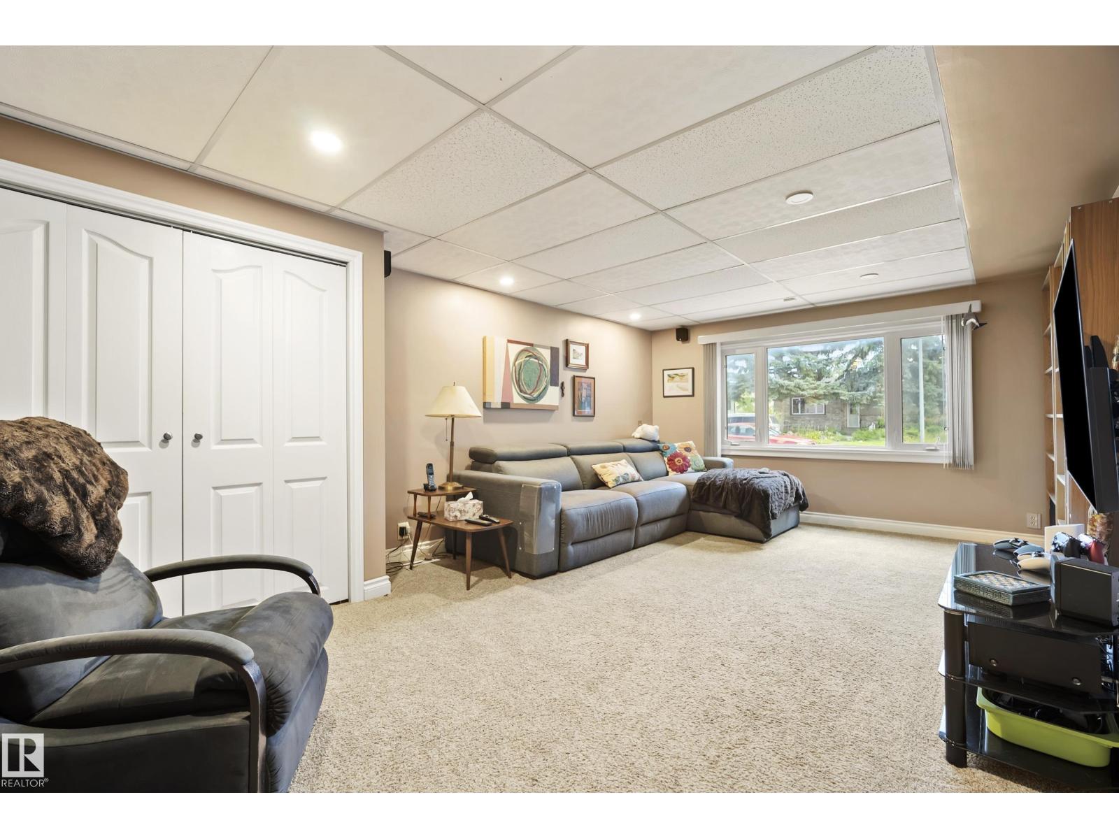 8818 161 ST NW - 16