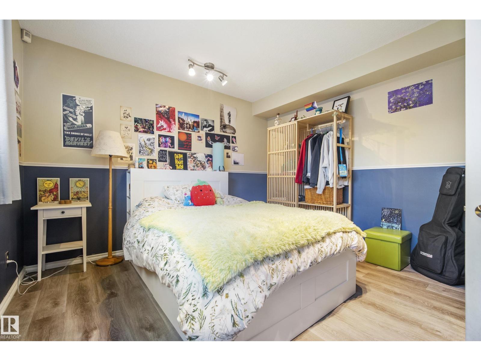 8818 161 ST NW - 19