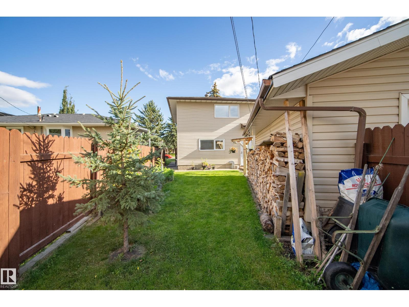 8818 161 ST NW - 39
