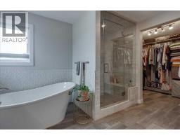 29 Longmire Close, Red Deer, AB T4R0S7 Photo 28