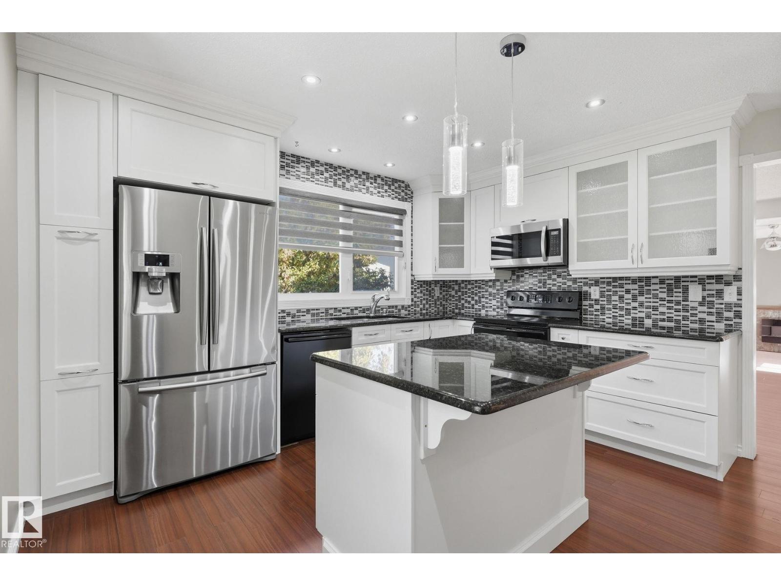 3612 44 ST - 13
