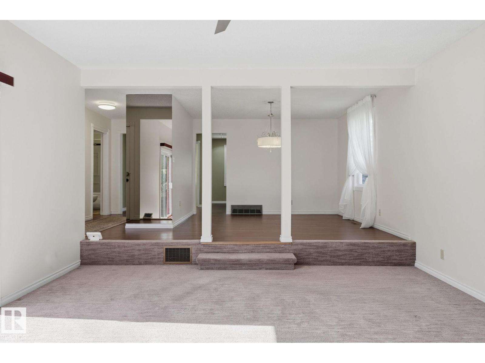 3612 44 ST - 9