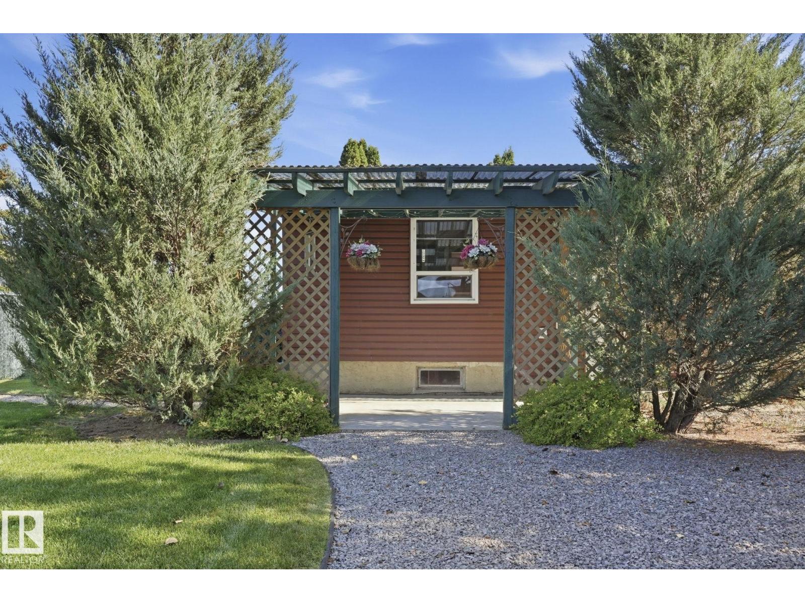 3612 44 ST - 31