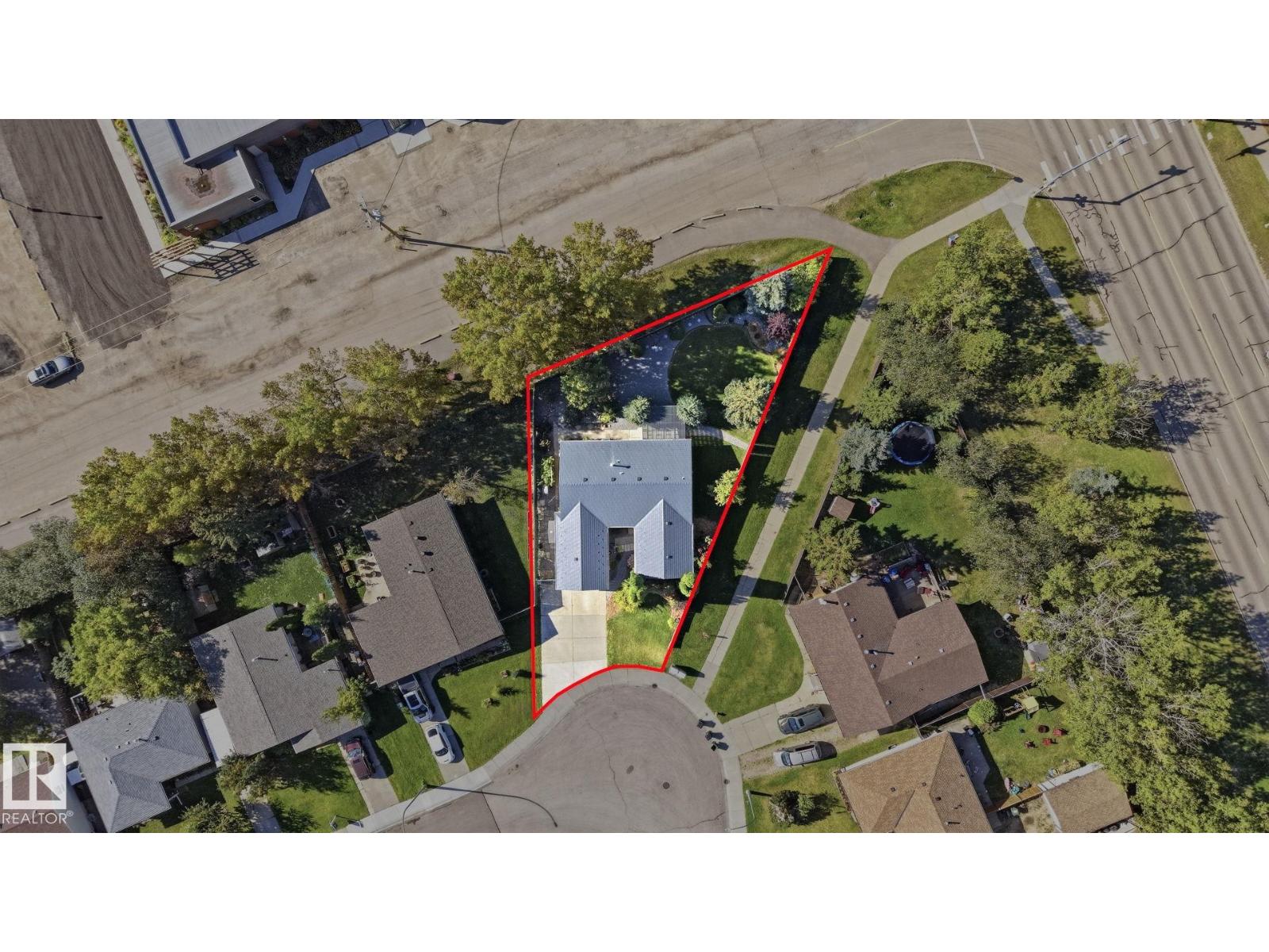 3612 44 ST - 34