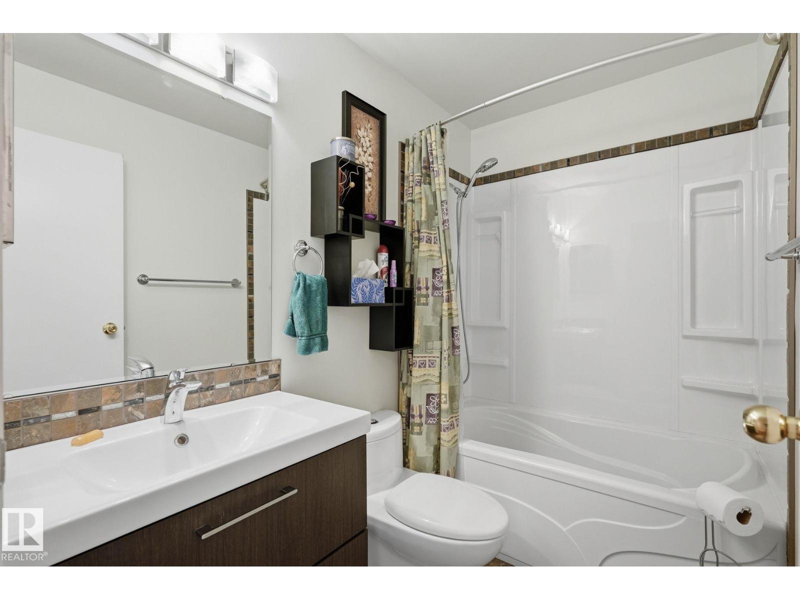 3612 44 ST - 18
