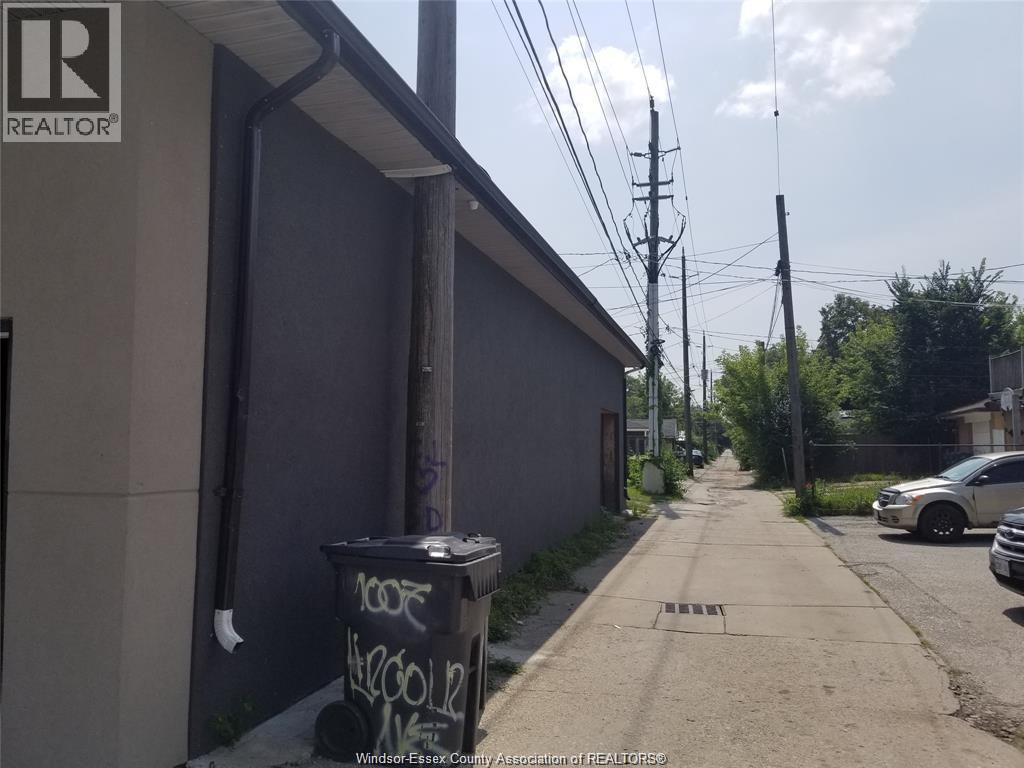 1573 ERIE STREET East, Windsor — photo 9