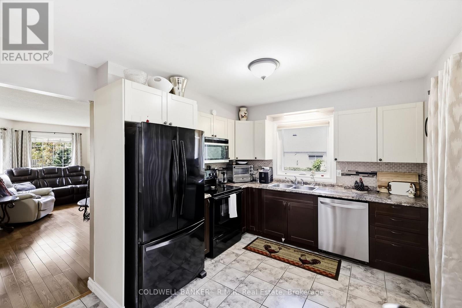 25 CEDAR COURT - Image 15